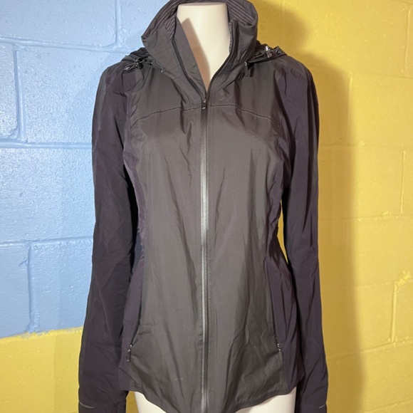 Lululemon Raindrop Jacket - Picture 8 of 10
